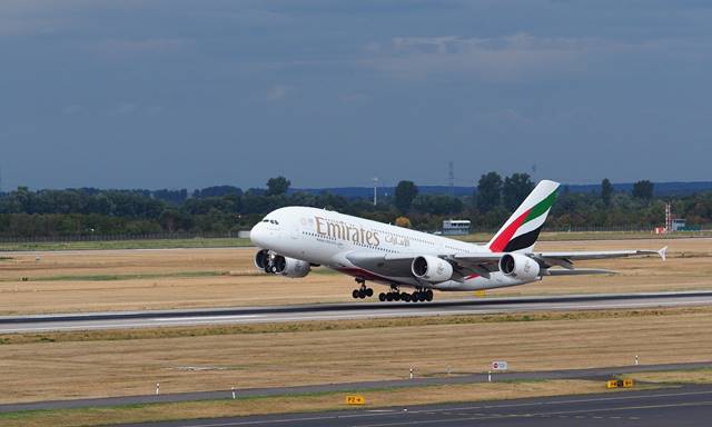 plane spotting, How Does It Feel to Fly on the Legendary A380? Is It Worth Adding to Your Bucket List?
