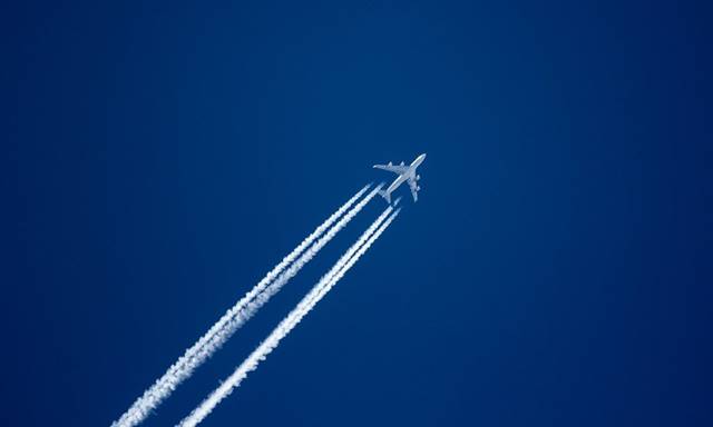 White trails - Contrails