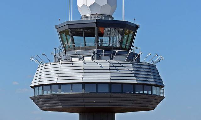 How to measure the Quality of Air Traffic Control service?