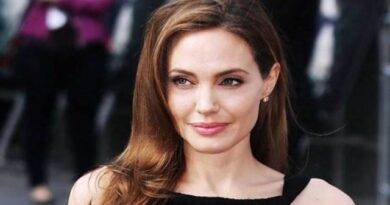 Angelina-Jolie featured