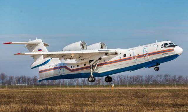 Beriev Be-200 watershow 