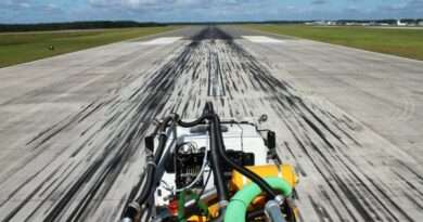 runway-rubber-removal